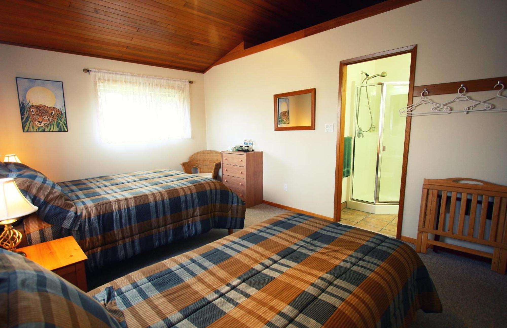 Moon And Sixpence Bed & Breakfast Ucluelet Dış mekan fotoğraf