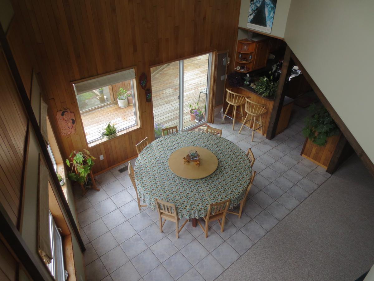 Moon And Sixpence Bed & Breakfast Ucluelet Dış mekan fotoğraf
