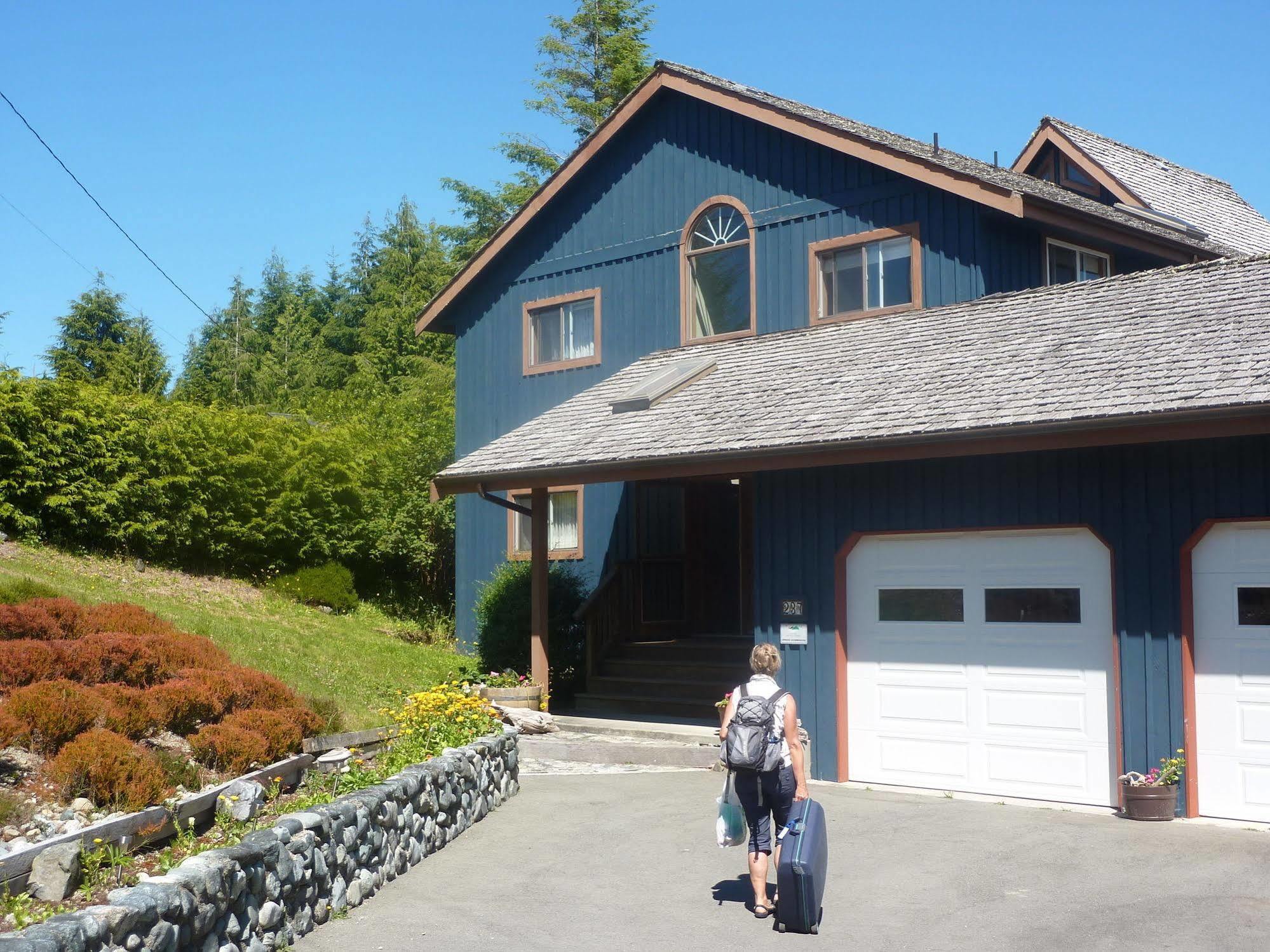 Moon And Sixpence Bed & Breakfast Ucluelet Dış mekan fotoğraf